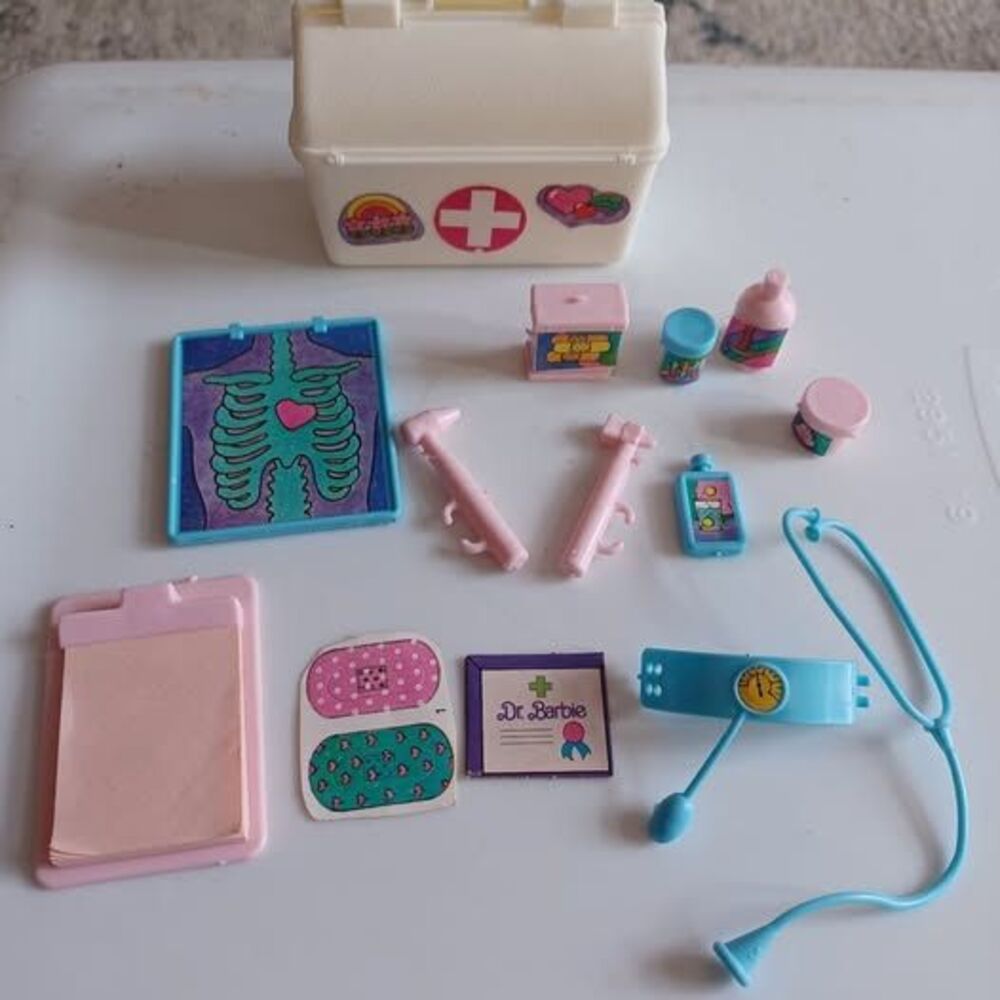 Vintage Barbie Doctor bag & accessories